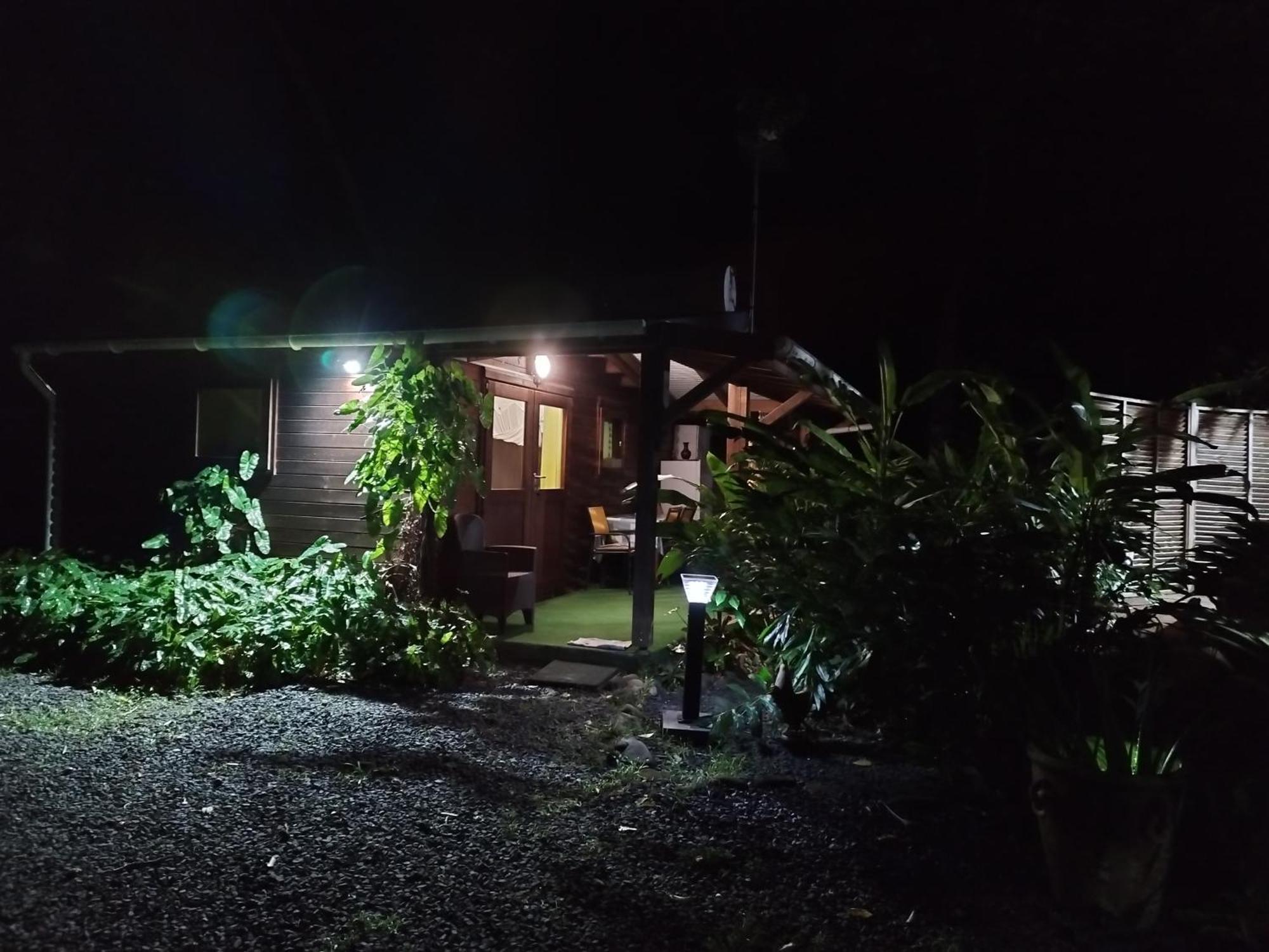 Insolite Arawakane Gites Du Manial Chalet Pointe-Noire Exterior foto